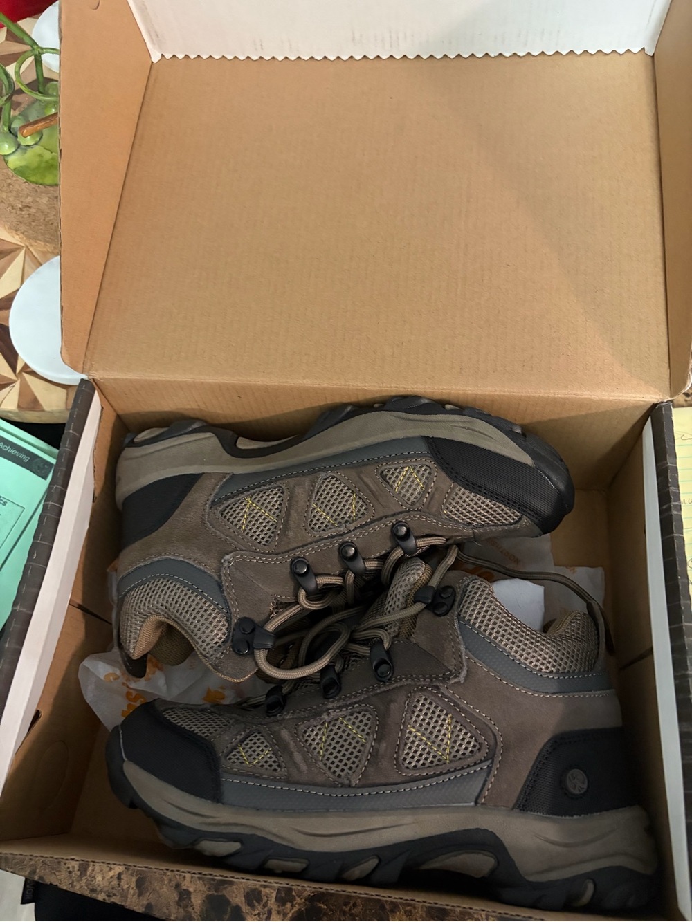 New NIB Boy’s sz 5 37EU Northside Caldera Jr
Trail Stone yellow hiking boots - Picture 2 of 7